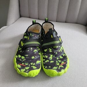 UBFEN Size 35 Kids Shoes - Black and Green